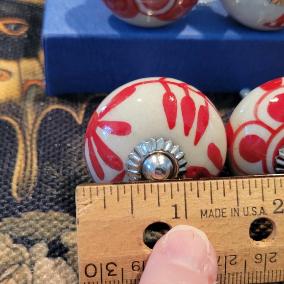 Hand painted Ceramic drawer pulls. Set of 4 Orange Red New. Very Pretty 😍 - Picture 2 of 5